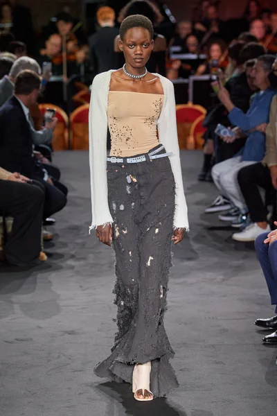 Look 12